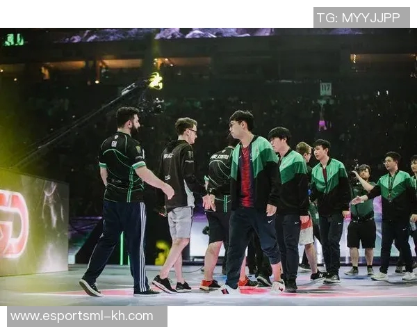 DOTA2赛事分析FPX盯防策略的成功与不足之处探讨